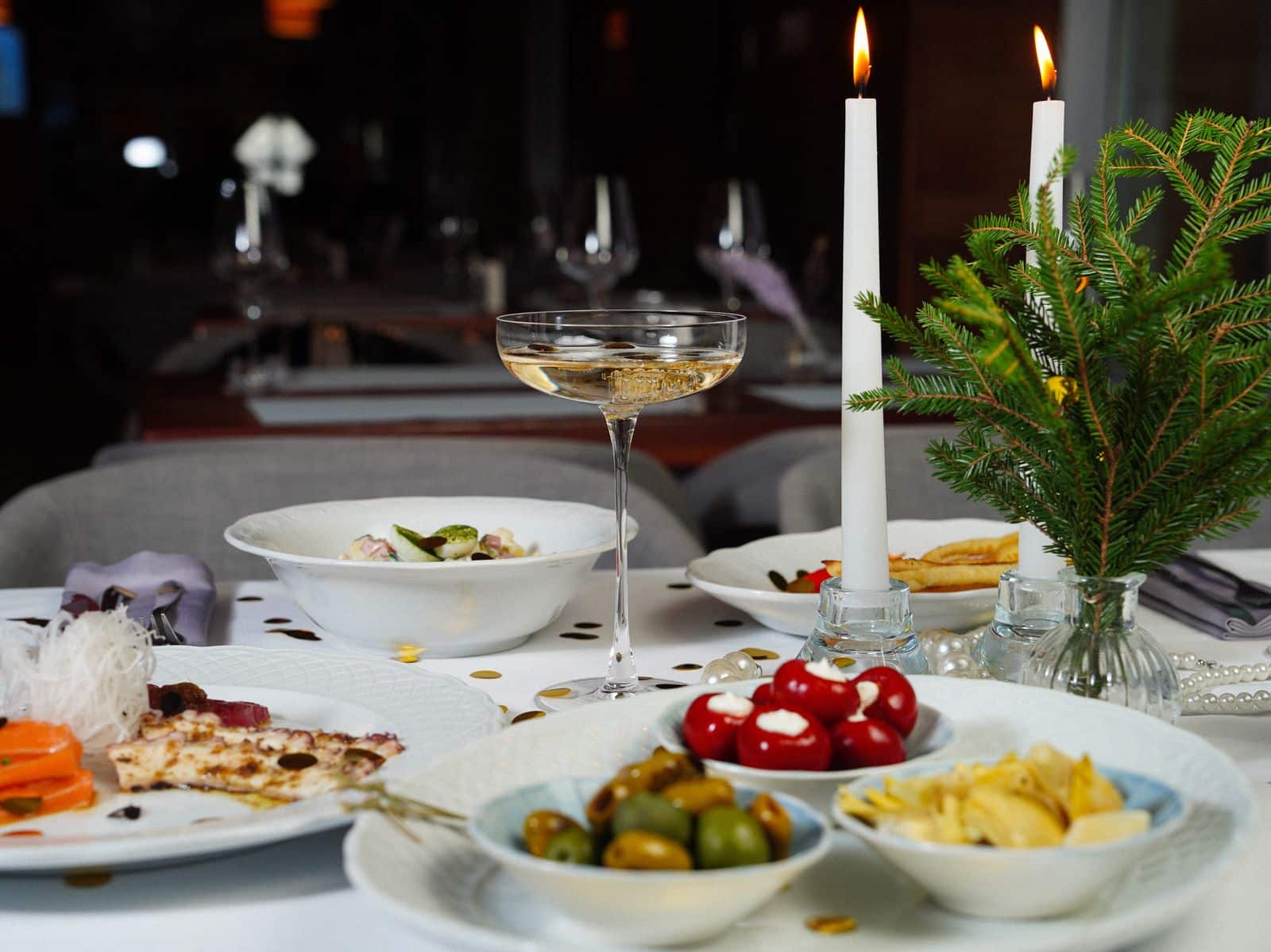 Elegant Dinner Table Candlelight